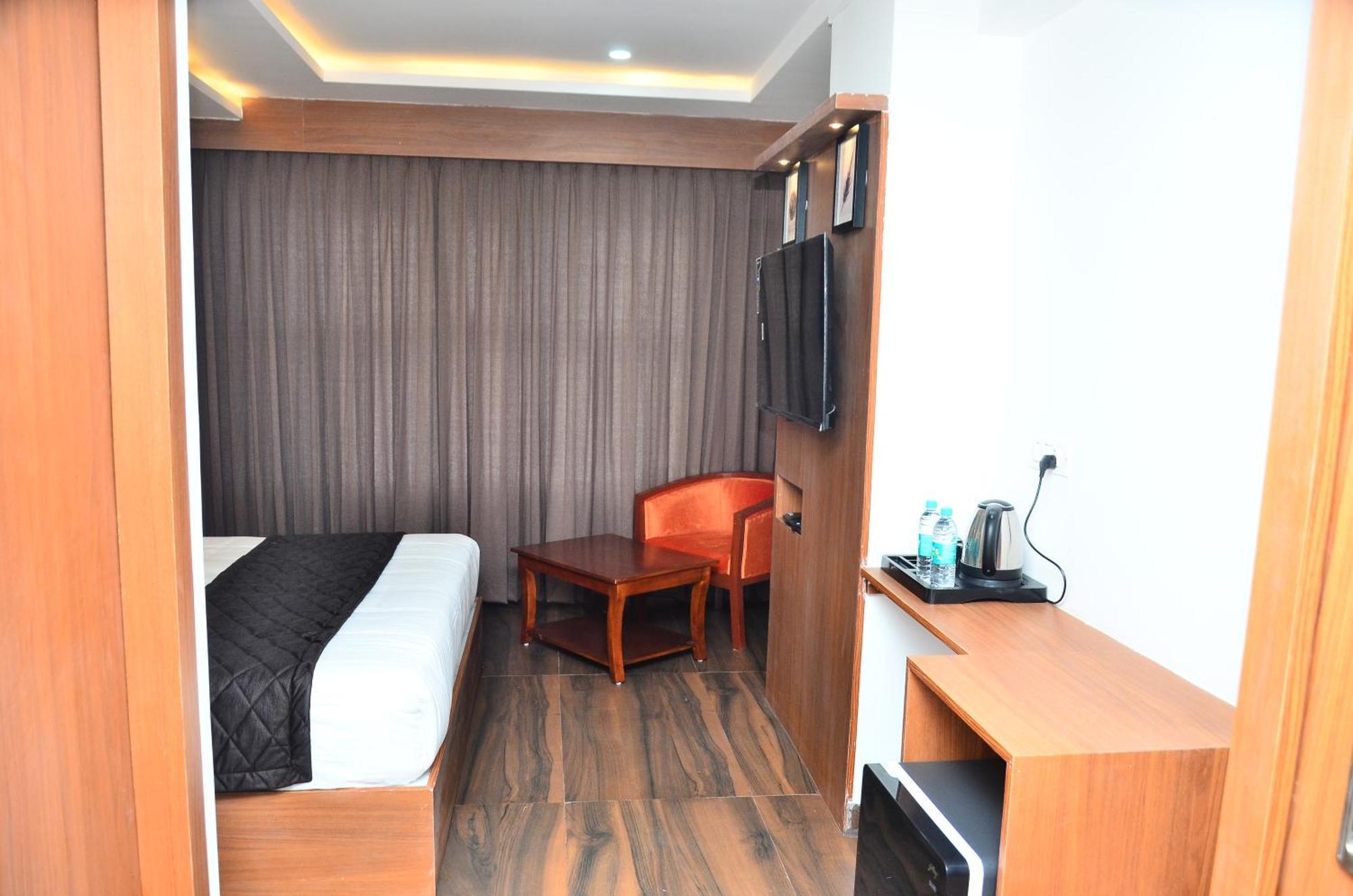 Hotel Eyrie Nest Μπανγκαλόρ Εξωτερικό φωτογραφία
